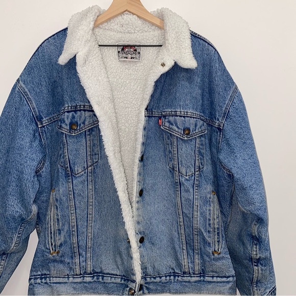 Vintage Levi’s Sherpa Lined Jean Trucker Jacket - Picture 11 of 16